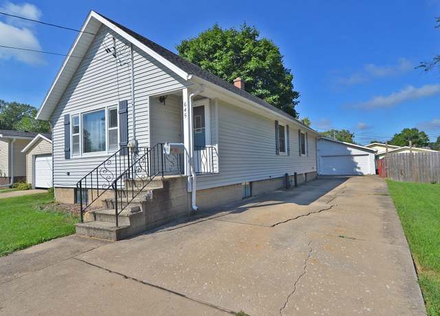 Property at 645 Cornell St, Ottawa, IL 61350, 1 bed, 2 baths