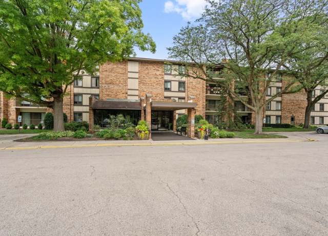 Property at 301 Lake Hinsdale Dr #303, Willowbrook, IL 60527, 3 beds, 2 baths