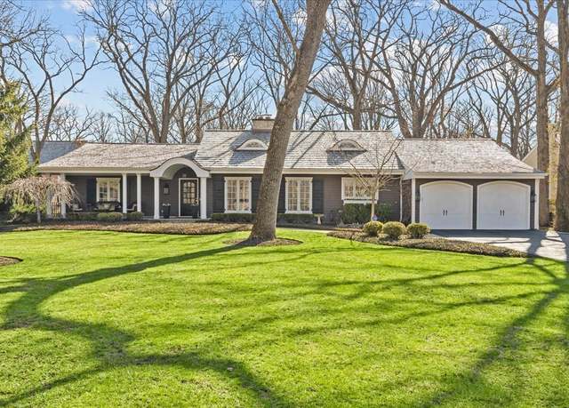 Property at 995 Waveland Rd, Lake Forest, IL 60045, 5 beds, 5 baths