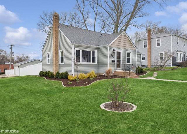Property at 946 S Charlotte St, Lombard, IL 60148, 4 beds, 2 baths