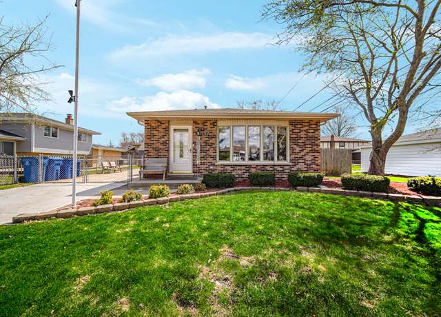 Property at 5137 W 118th St, Alsip, IL 60803, 3 beds, 2 baths