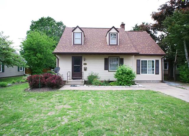 Property at 6512 N 2nd St, Loves Park, IL 61111, 3 beds, 2 baths