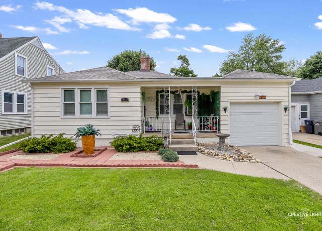 Property at 311 S Clifton Ave, Elgin, IL 60123, 2 beds, 2 baths
