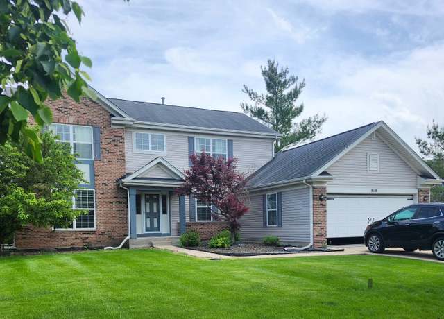 Property at 818 N Edgewater Ln, Shorewood, IL 60404, 4 beds, 3.5 baths