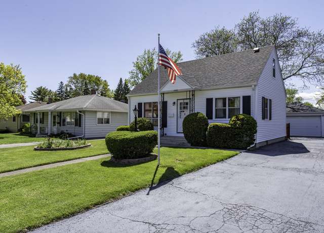 Property at 1908 N Jackson St, Waukegan, IL 60087, 3 beds, 1 bath