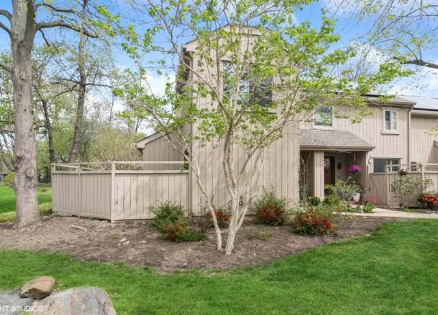 Property at 571 N Old Barn Rd, Lake Barrington, IL 60010, 3 beds, 3.5 baths