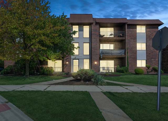 Property at 17701 Park Blvd #103, Lansing, IL 60438, 2 beds, 1 bath