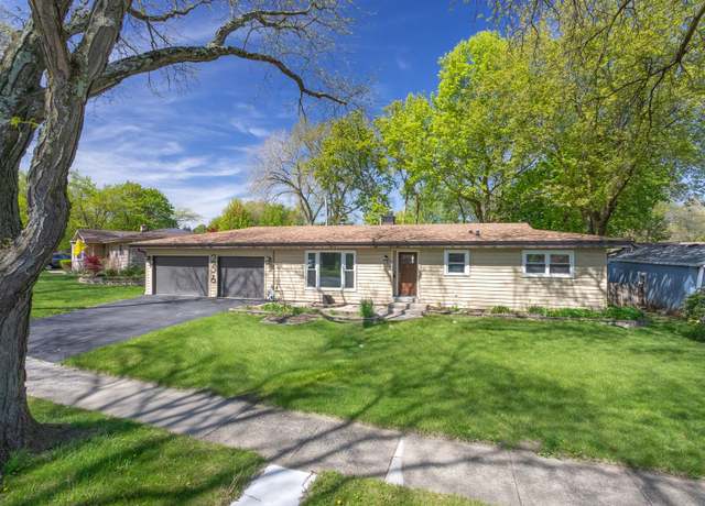 Property at 256 N Elmwood Ave, Palatine, IL 60074, 3 beds, 2 baths