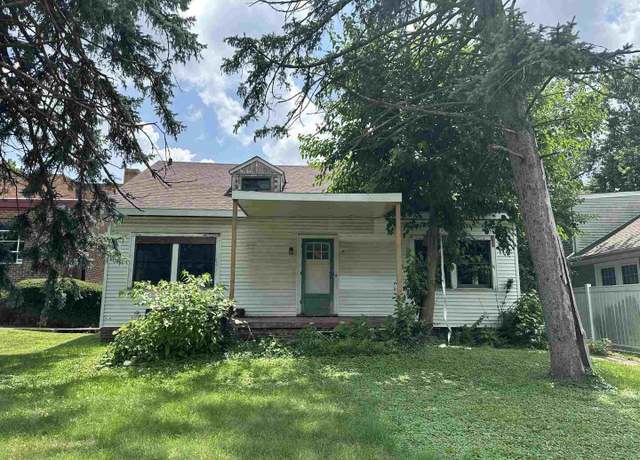 Property at 2430 Vermont St, Quincy, IL 62301, 3 beds, 1.5 baths