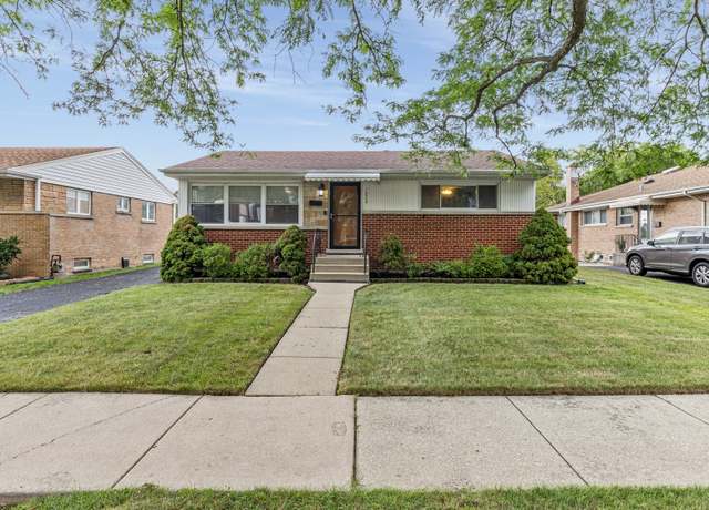 Property at 7226 W Greenleaf St, Niles, IL 60714, 3 beds, 2 baths