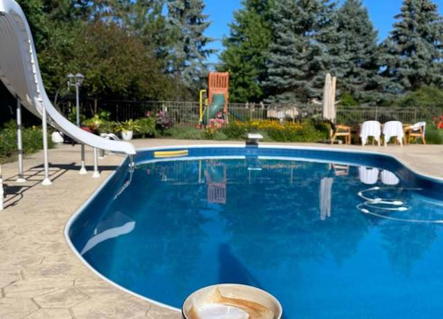 Property at 11617 Coach Dr, Mokena, IL 60448, 6 beds, 4.5 baths