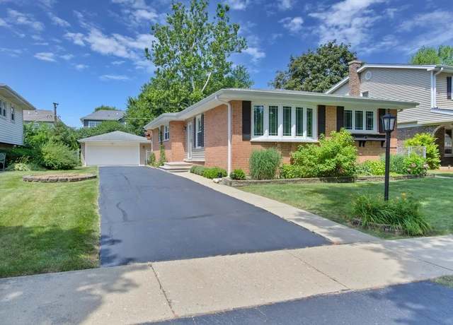 Property at 726 S Mckinley Ave, Arlington Heights, IL 60005, 4 beds, 2 baths