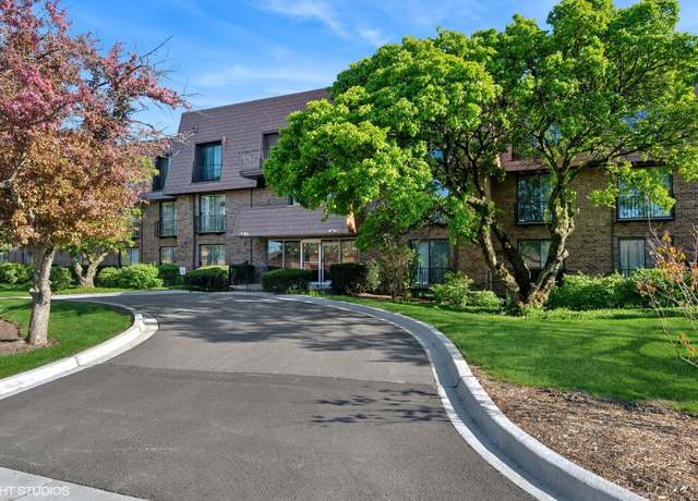 Property at 4000 Dundee Rd Unit 202C, Northbrook, IL 60062, 2 beds, 2 baths