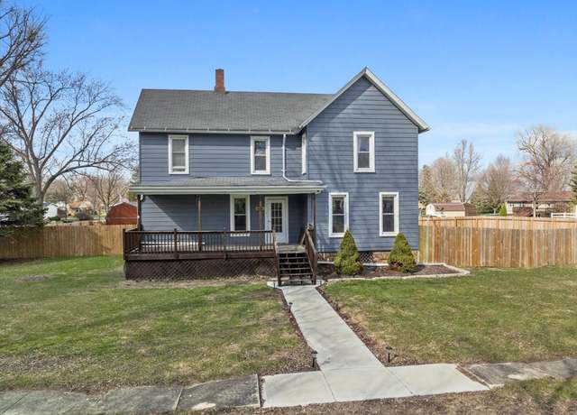 Property at 604 E Hickory St, Chatsworth, IL 60921, 3 beds, 2 baths