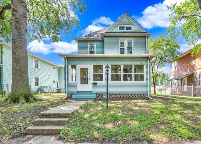Property at 1007 S Capitol St, Pekin, IL 61554, 4 beds, 2 baths