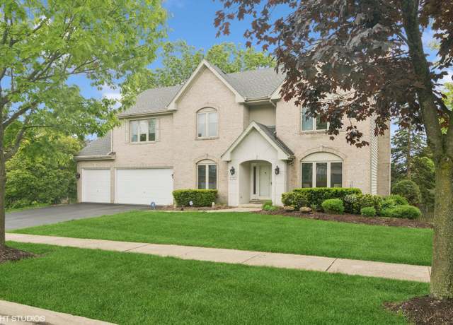 Property at 1580 W North St, Palatine, IL 60067, 4 beds, 3.5 baths