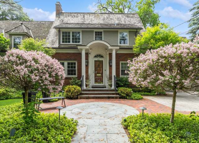 Property at 621 E Prospect Ave, Lake Bluff, IL 60044, 5 beds, 5.5 baths