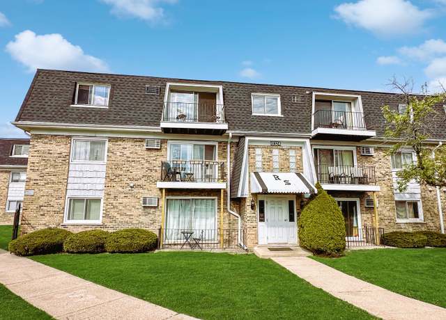 Property at 10324 Ridgeland Ave #203, Chicago Ridge, IL 60415, 2 beds, 1 bath