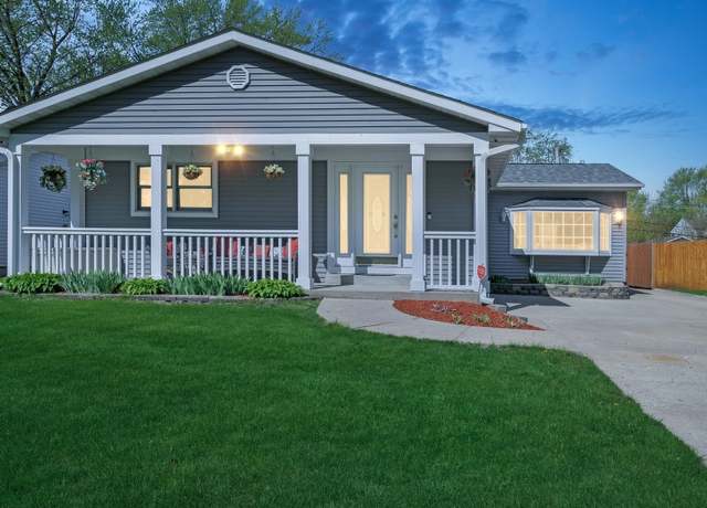 Property at 1713 Meadow Ln, Mchenry, IL 60050, 3 beds, 1.5 baths