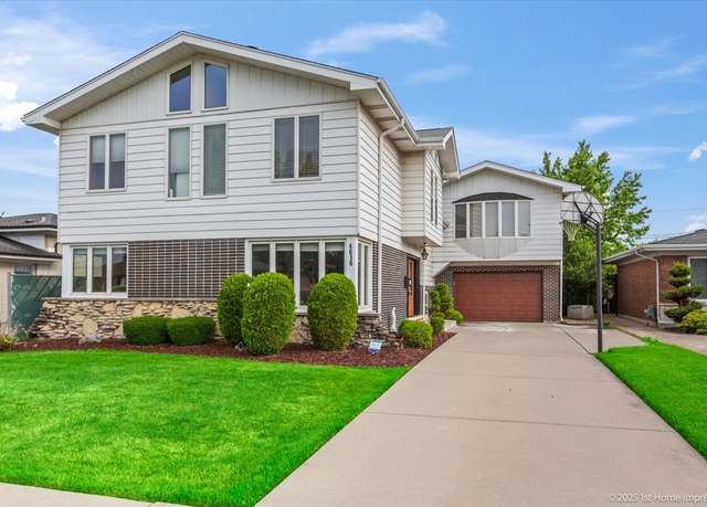 Property at 4616 W 105th Pl, Oak Lawn, IL 60453, 5 beds, 4 baths