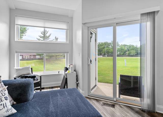 Property at 1211 Ranchview Ct #1211, Buffalo Grove, IL 60089, 2 beds, 2 baths
