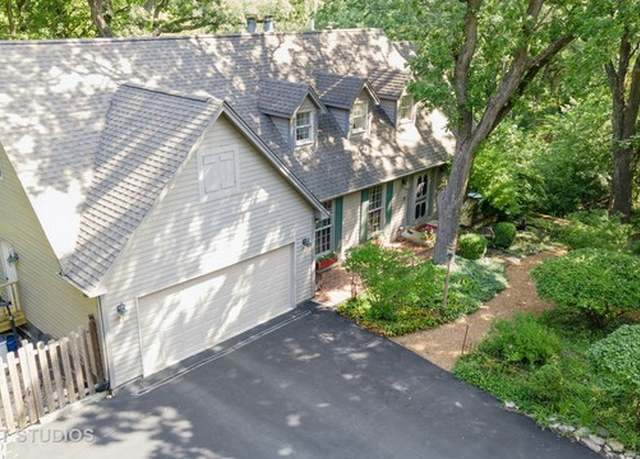 Property at 449 Roslyn Rd, East Dundee, IL 60118, 5 beds, 3 baths