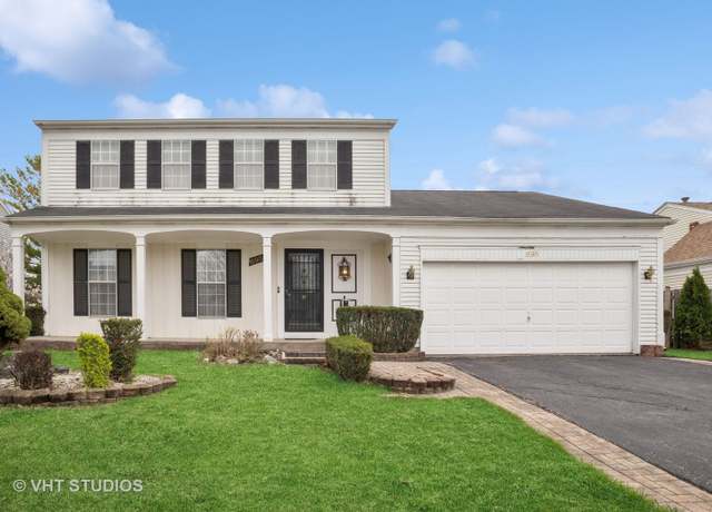 Property at 695 W Paddock Dr, Wheeling, IL 60090, 3 beds, 1.5 baths
