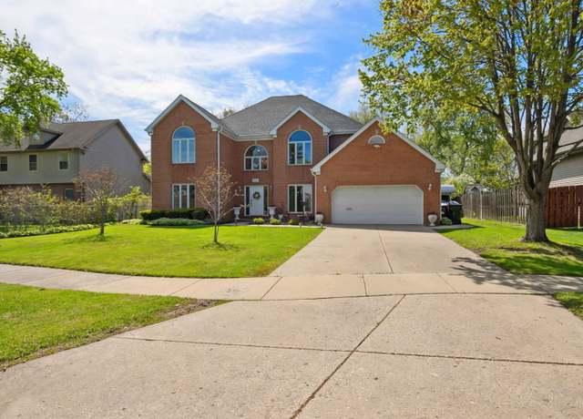 Property at 912 Elmdale Rd, Glenview, IL 60025, 4 beds, 4.5 baths