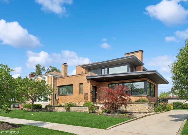 Property at 9333 S Oakley Ave, Chicago, IL 60643, 5 beds, 3.5 baths