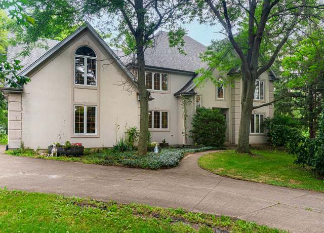 Property at 21210 W Lakeview Pkwy, Mundelein, IL 60060, 3 beds, 3 baths