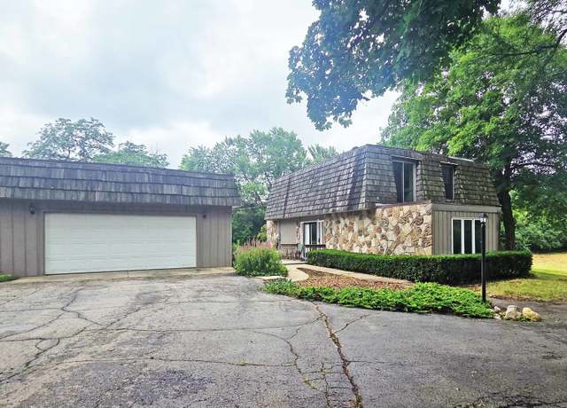 Property at 25960 W Hippler Rd, Barrington, IL 60010, 4 beds, 1.5 baths