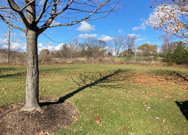 Property at 6475 Woodland Hills Dr, Lakewood, IL 60014