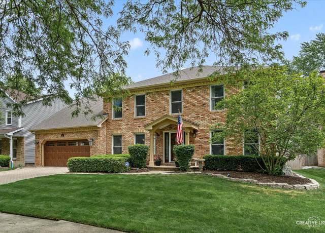 Property at 2255 University Dr, Naperville, IL 60565, 4 beds, 2.5 baths