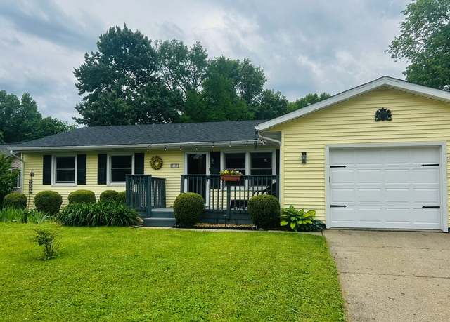 Property at 2307 Blackthorn Dr, Champaign, IL 61821, 3 beds, 1.5 baths