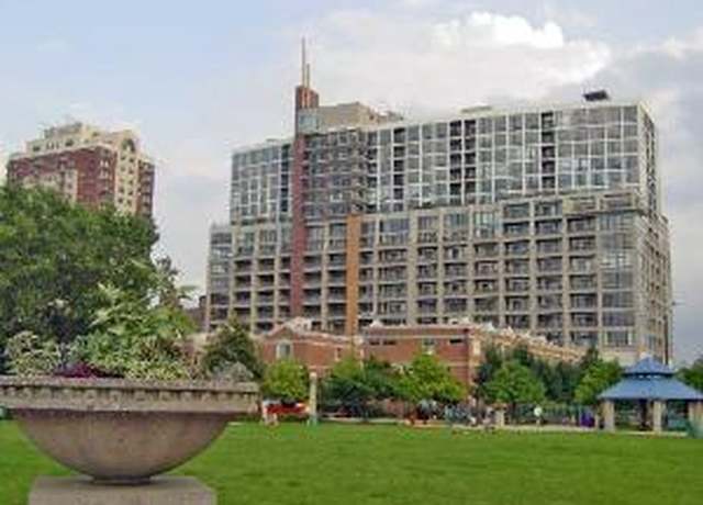 Property at 1530 S State St #604, Chicago, IL 60605, 1 bed, 1 bath
