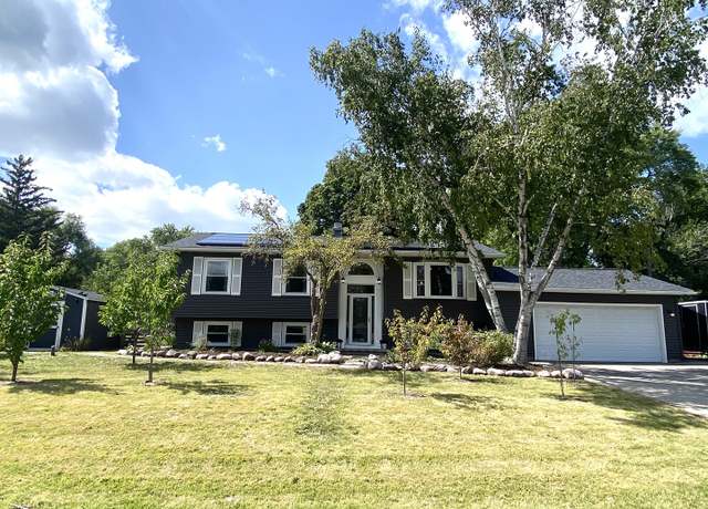 Property at 54 Hickory Dr, Lindenhurst, IL 60046, 4 beds, 2 baths