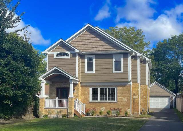 Property at 130 W Ellis Ave, Libertyville, IL 60048, 4 beds, 4 baths