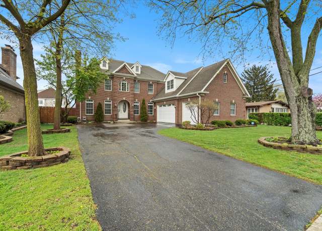 Property at 416 W Natoma Ave, Addison, IL 60101, 5 beds, 3 baths