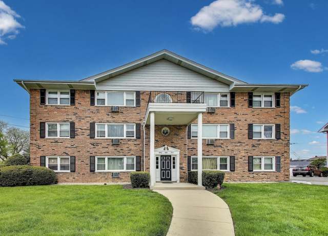 Property at 8812 45th Pl #12, Brookfield, IL 60513, 2 beds, 1 bath