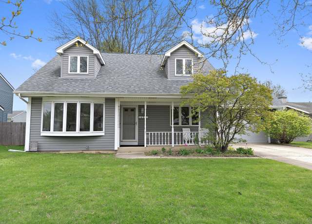 Property at 494 Shenandoah Trl, Elgin, IL 60123, 3 beds, 1.5 baths