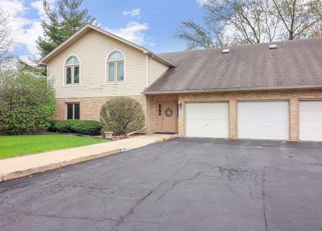 Property at 2604 Crescenzo Dr, Joliet, IL 60436, 2 beds, 2 baths