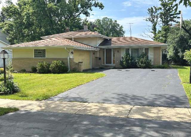 Property at 17W455 Concord Pl, Darien, IL 60561, 3 beds, 2 baths
