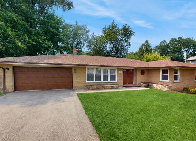 Property at 4213 E Wonder Lake Rd, Wonder Lake, IL 60097, 3 beds, 2 baths
