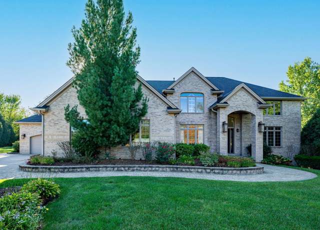 Property at 5049 Smokethorn Trl, Belvidere, IL 61008, 5 beds, 5.5 baths