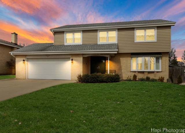 Property at 1532 W Holtz Ave, Addison, IL 60101, 4 beds, 3 baths