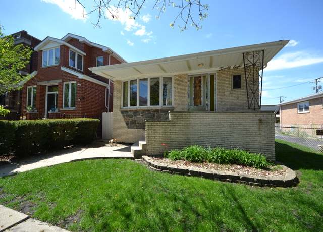 Property at 2820 S Shields Ave, Chicago, IL 60616, 3 beds, 2 baths