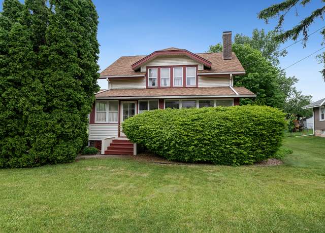 Property at 212 W Hitt St, Mount Morris, IL 61054, 3 beds, 1 bath