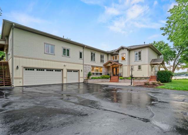Property at 1110 Bay Rd, Johnsburg, IL 60051, 5 beds, 5.5 baths