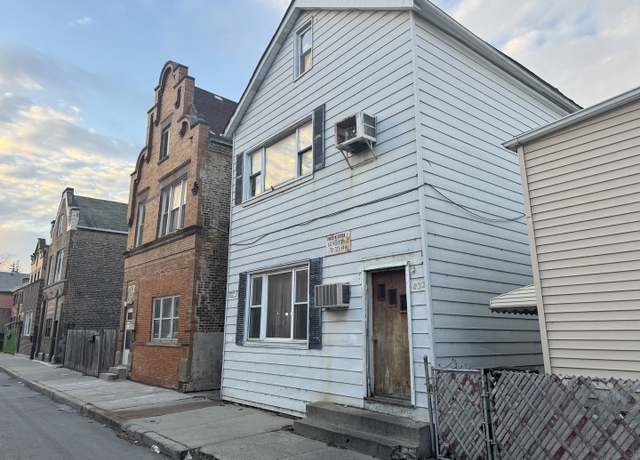 Property at 832 W 33rd St, Chicago, IL 60608, 5 beds, 2 baths