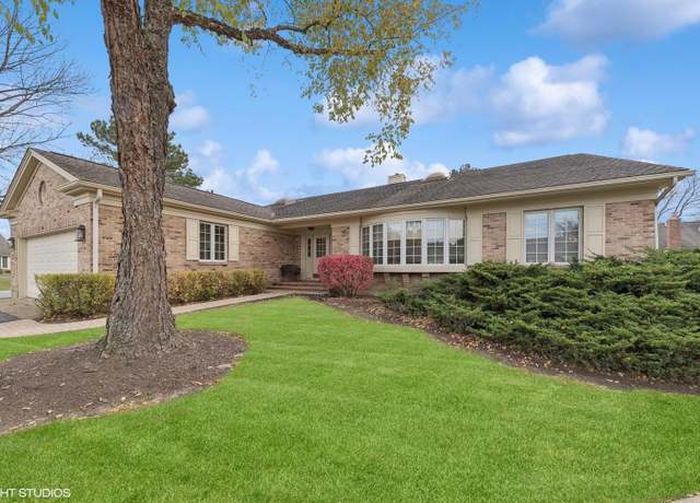 Property at 134 Crichton Ln, Inverness, IL 60067, 3 beds, 2.5 baths